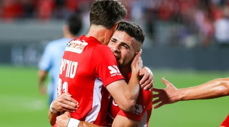 טוריאל ושבירו חוגגים (שחר גרוס) טוריאל ושבירו חוגגים