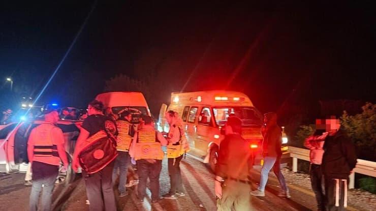 תאונה תאונת דרכים בית שמש 7 שבעה פצועים פצועות צעירה שדות מיכה ירושלים קפלן שערי צדק הדסה עין כרם צעיר