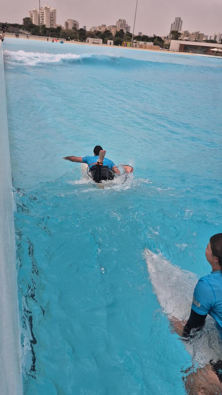 מחכים בסבלנות בתור