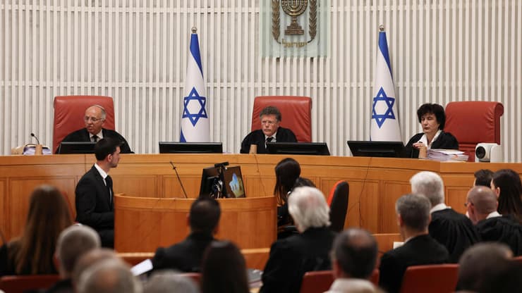 דיון בבג"ץ בעתירות לפיטורי ראש השב"כ רונן בר