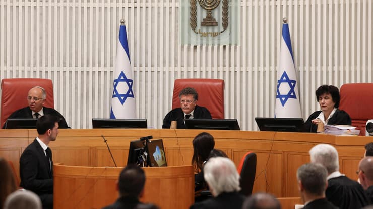 דיון בבג"ץ בעתירות לפיטורי ראש השב"כ רונן בר