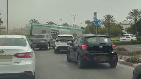 התהפכות אוטובוס ברחוב לוי אשכול בראשון לציון