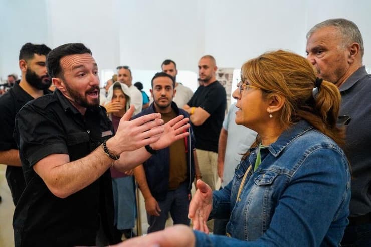 צעקות ועימותים מחוץ לדיון בבג"ץ בעתירות לפיטורי ראש השב"כ רונן בר