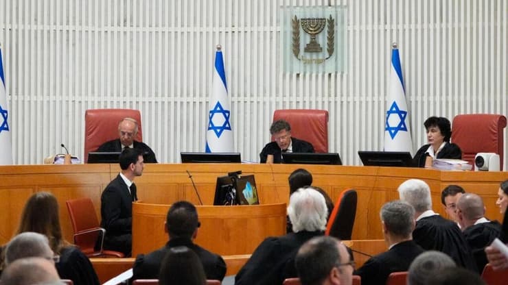 דיון בבג"ץ בעתירות לפיטורי ראש השב"כ רונן בר