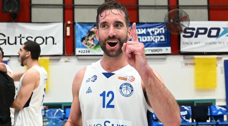 יוגב אוחיון מאושר (ראובן שוורץ) יוגב אוחיון מאושר