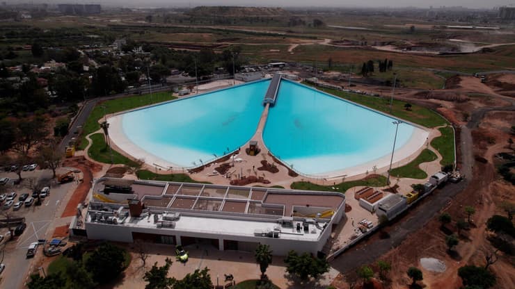 בריכת גלים SRF PARK TLV