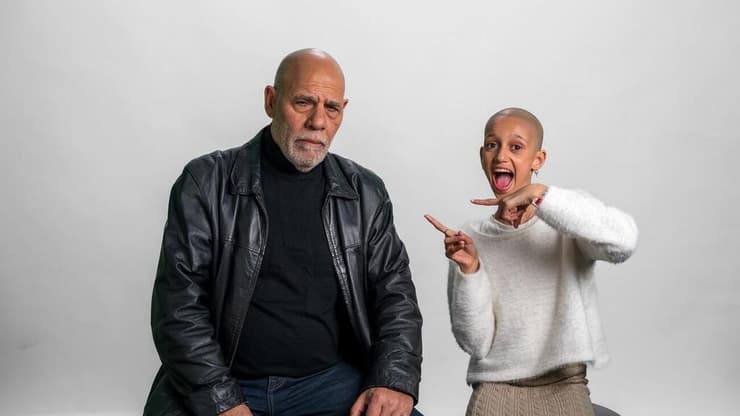 עם גבריאל בצילומי הקמפיין. רק נראה קשוח (צילום: תמיר פיינגולד) גאיה אבדר עם אורי גבריאל בצילומי קמפיין עזר מציון