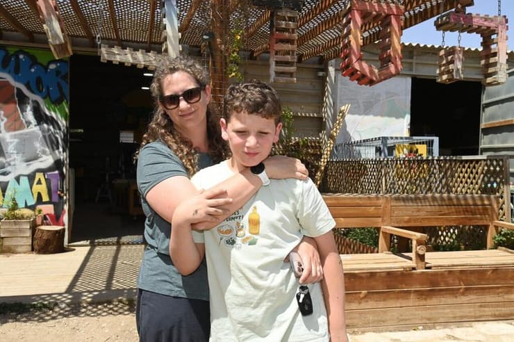 אלה ואודי חיימי. בתוך המדבר הוא התחיל לפרוח (צילום: הרצל יוסף) משפחת חיימי