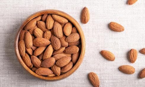 אגוזי שקדים