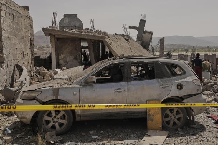 הריסות בניין ב צנעא תימן