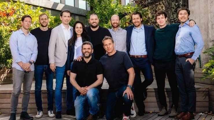 אנשי חברת הגנת הסייבר דרים (Dream Security), למעלה: שלישי משמאל -סבסטיאן קורץ, חמישי משמאל - שלו חוליו