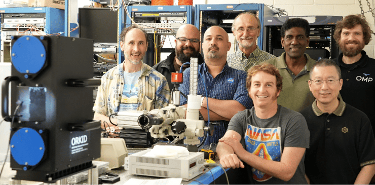 פיתוח שמאפשר לנטרל את ההפרעות האטמוספריות. אליעד פרץ (שלישי משמאל) עם צוות פרויקט ORKID 