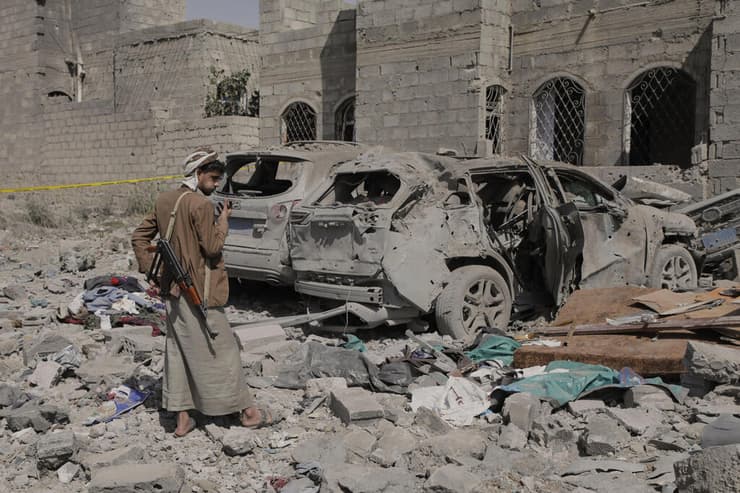 הריסות בניין ב צנעא תימן