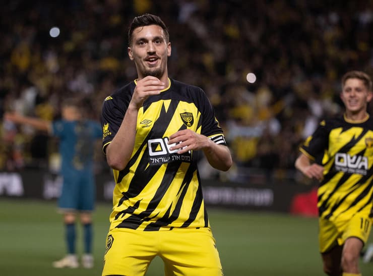 שחקן בית"ר ירושלים ירדן שועה