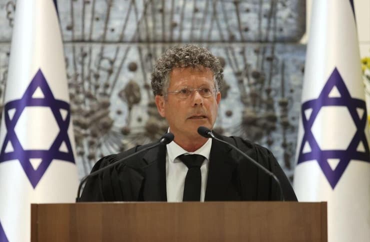 "הרשות השופטת עומדת בפני ניסיונות לשחיקת החוסן המוסדי של המערכת". עמית, הבוקר (צילום: אלכס קולומויסקי) יצחק עמית, נשיא בית המשפט העליון, בטקס השבעת שופטים