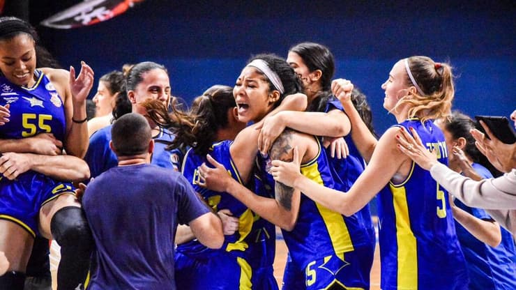 שחקניות אשדוד חוגגות (צילום: עודד קרני, באדיבות מינהלת ליגת העל לנשים) שחקניות בנות אשדוד