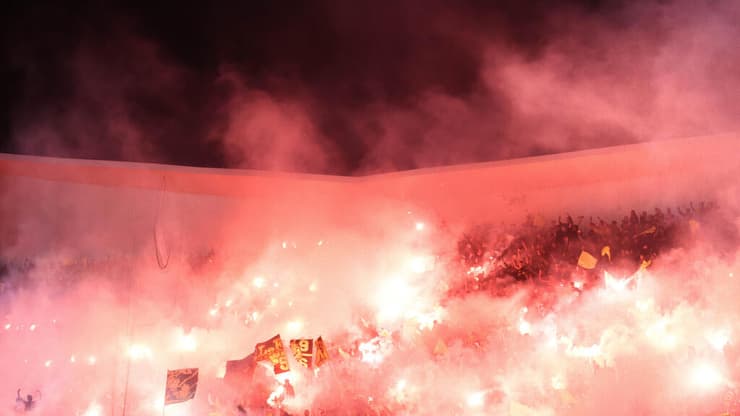 במועדון הזהירו אותם מפני הפרות סדר. אוהדי בית"ר ירושלים (צילום: עוז מועלם) אוהדי בית"ר ירושלים