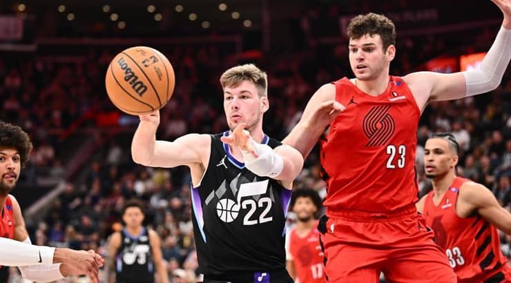 קייל פיליפובסקי מול דונובן קלינגן (רויטרס) קייל פיליפובסקי מול דונובן קלינגן