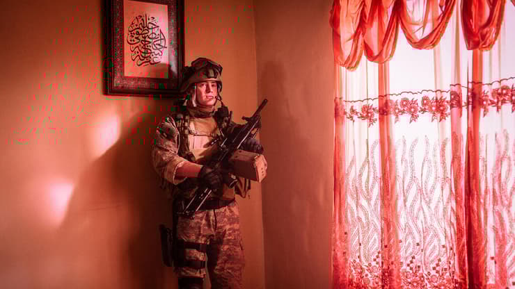 מתוך "יחידת העילית"