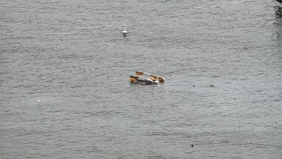 זירת התרסקות מסוק ב נהר הדסון ניו יורק ארה"ב