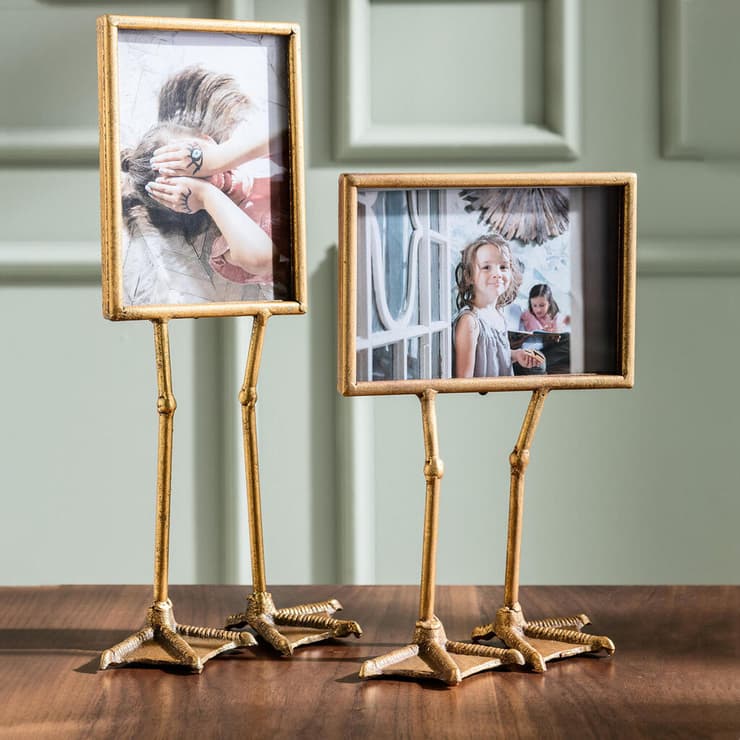 קצת הומור עושה טוב בלב: מסגרות עם קריצה, של KARE