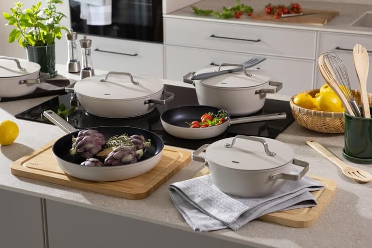 כולם מיישרים קו על הסטייל הבהיר: עושה כבוד לאוכל שמוגש עליו. רוסו, קוק אנד בייק