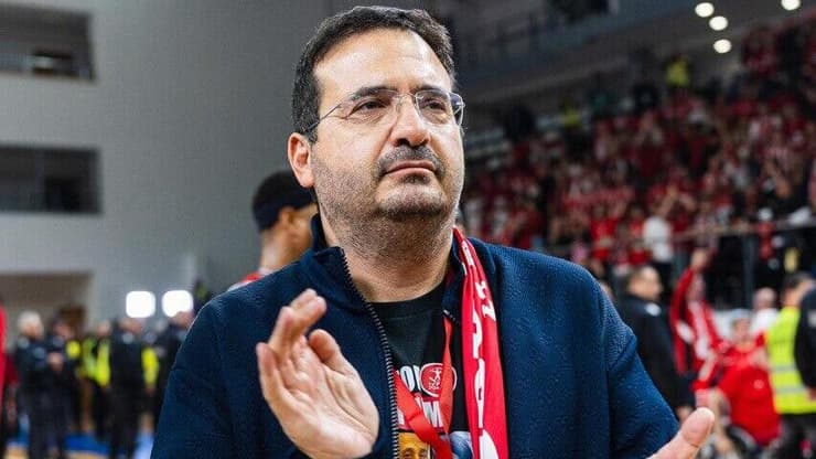 בעלי הפועל ת"א עופר ינאי