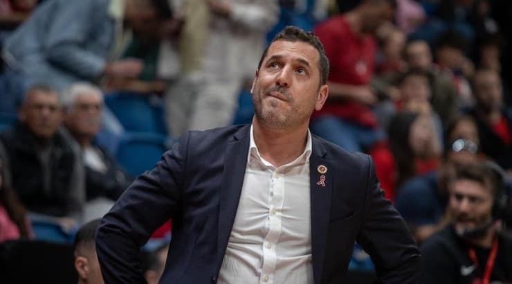 יונתן אלון (אורן בן חקון) יונתן אלון