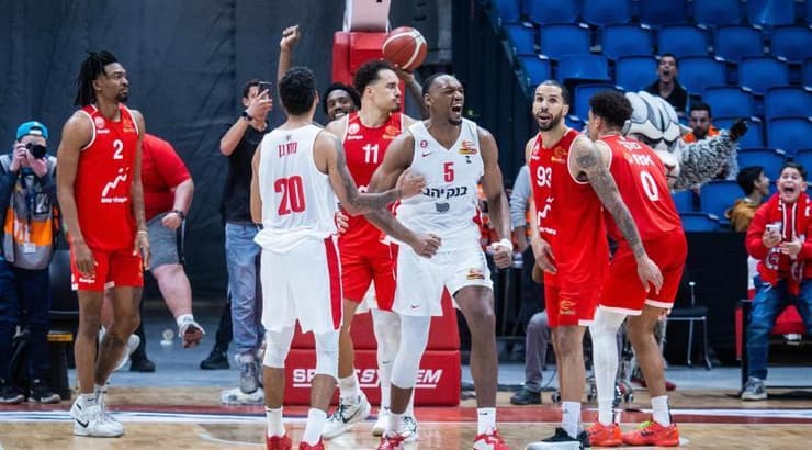 אוסטין ווילי בטירוף (אורן בן חקון) אוסטין ווילי בטירוף