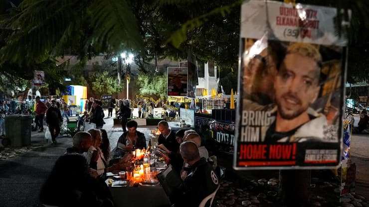 ליל הסדר בכיכר החטופים