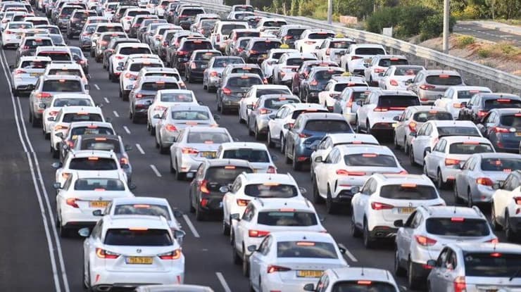 עומסים בכביש 2 סמוך לנתניה