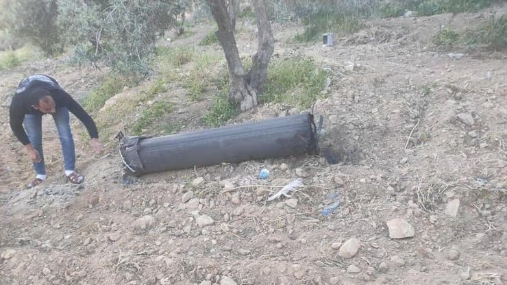 שברי טיל שנפלו בדורא, דרומית לחברון