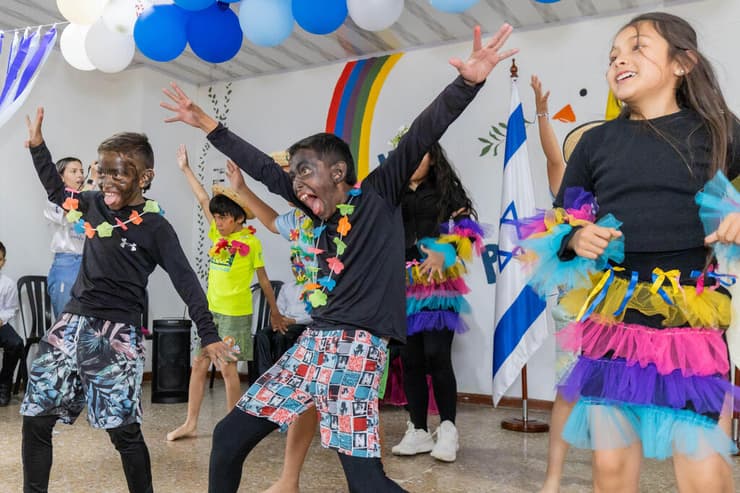 צילום: באדיבות הקונסוליה הישראלית בקולומביה 30 לוחמי צה"ל משוחררים מתנדבים בקולומביה