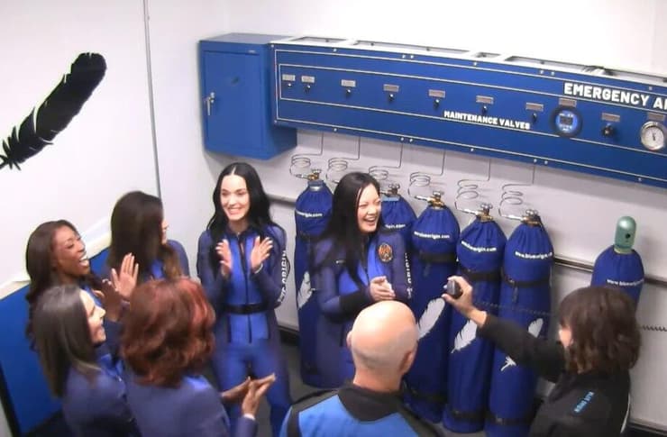 הכנות אחרונות לפני השיגור לחלל