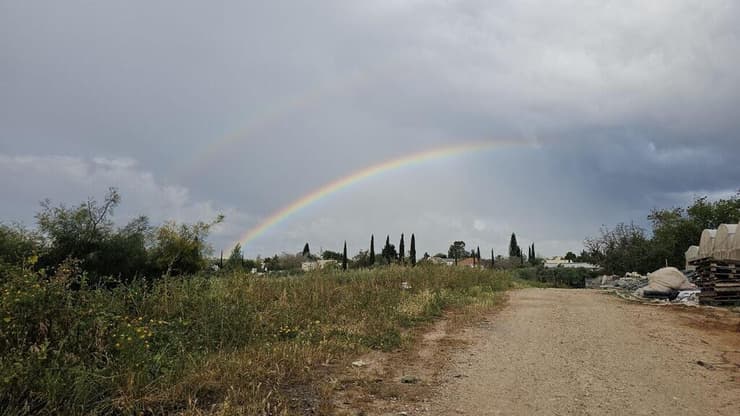 קשת בענן במושב כפר הס (צילום: יאיר שגיא) קשת בענן במושב כפר הס