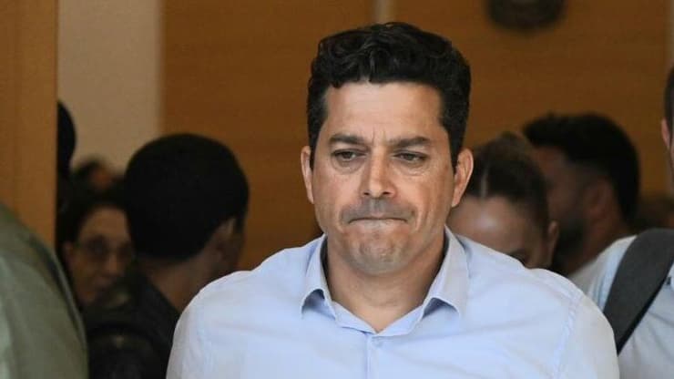 "נמשיך להילחם על הצדק הישראלי בקרב התודעה העולמי". שיקלי (צילום: יאיר שגיא ) השר עמיחי שיקלי בביהמ"ש המחוזי בלוד - דיון הארכת מעצרו של איש שב"כ החשוד שהדליף מידע סודי לעיתונאים ולשר שיקלי