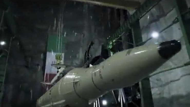 תיעוד מהכנת הטב"מים, טילים וחדר הפיקוד והמבצעים מהתקיפה האיראנית הראשונה על ישראל