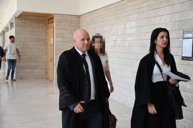  עו״ד אורי קורב בביהמ"ש המחוזי בלוד - דיון הארכת מעצרו של איש שב"כ החשוד שהדליף מידע סודי לעיתונאים ולשר שיקלי