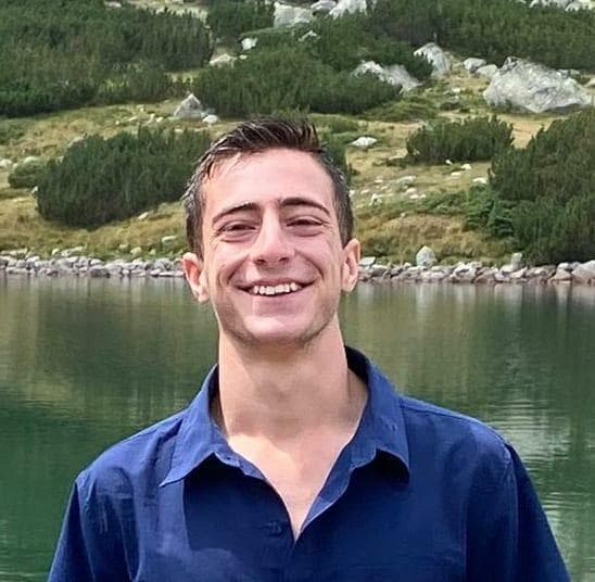 "הגעתי מתוך סקרנות, רצון לאתגר את עצמי ורצון להיחשף לתחום ה-AI", אופיר מאנע (באדיבות המצולם) אופיר מאנע