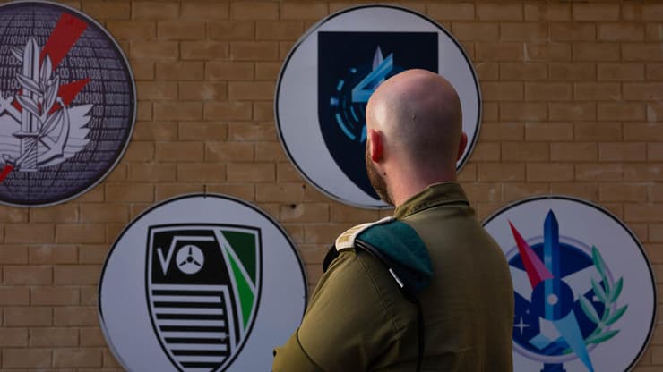 ראש מדור מצפ"ן, סרן ד' 