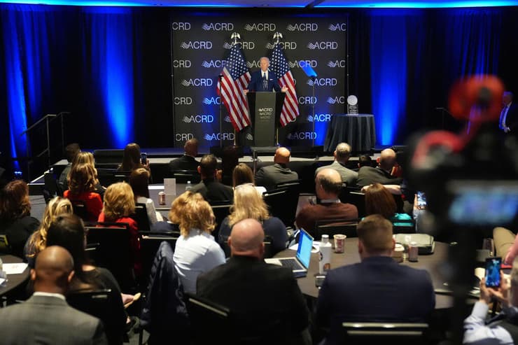 נשיא ארה"ב לשעבר ג'ו ביידן בנאום בשיקגו