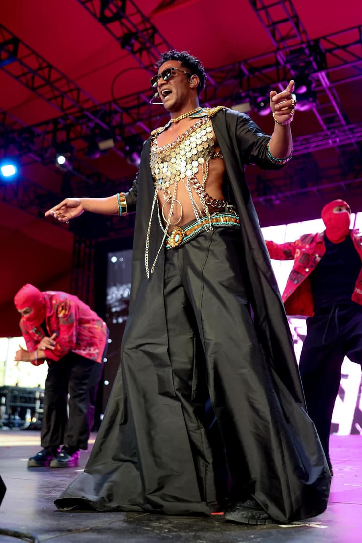 מוחמד רמדאן בהופעה בפסטיבל קואצ'לה (צילום: Emma McIntyre/Getty Images for Coachella) מוחמד רמדאן בהופעה בפסטיבל קואצ'לה