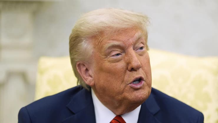 הנשיא טראמפ. מתקפה (צילום: AP Photo/Alex Brandon) דונלד טראמפ בחדר הסגלגל