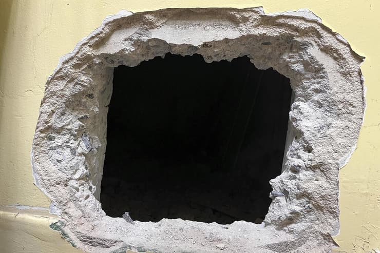 לוס אנג'לס מנהרה חנות תכשיטים שוד