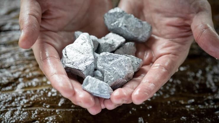 מחצבים מתכות נדירות מינרלים אילוס אילוסטרציה