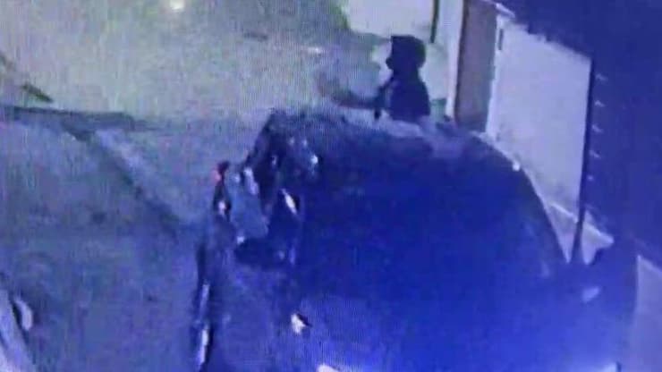 תיעוד של זריקת הרימון לעבר ביתו של ראש מועצת מרום הגליל