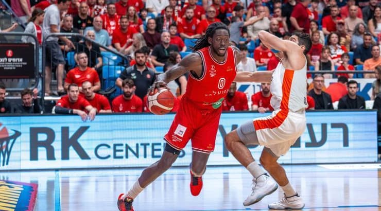 ג'ונתן מוטלי רץ