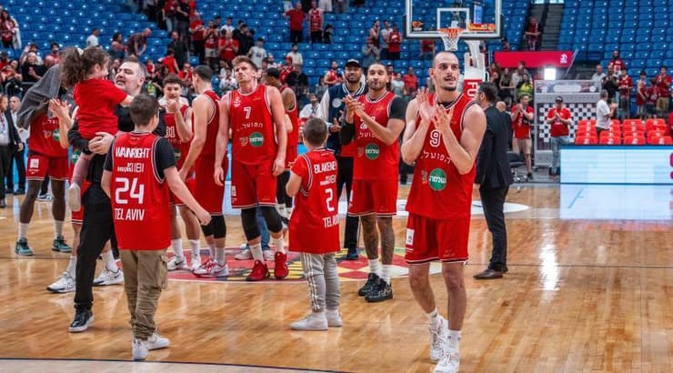 שחקני הפועל תל אביב בסיום