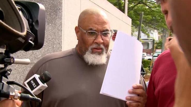 סדריק לודג' מנהל חדר המתים בהרווארד שסחר באיברים