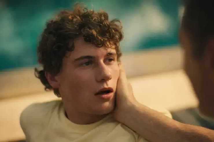 לוכלן רטליף (סם ניבולה) בלע בטעות את זרעי הפונג־פונג הרעילים (צילום: HBO) לוכלן רטליף (סם ניבולה) בלע בטעות את זרעי הפונג־פונג הרעילים